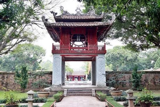 Ingresso del Tempio della Letteratura a Hanoi Vietnam.