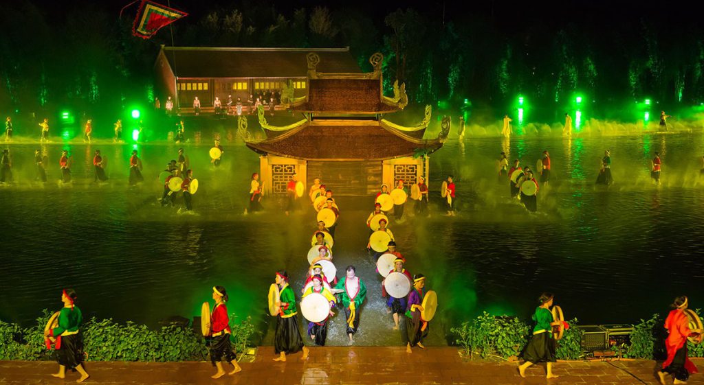 Turismo Vietnam : Spettacolo Vietnamita Nell’antica Città Di Hoi An